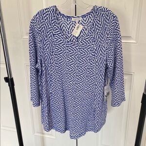 Habitat Blue and White Graphic 3/4 Sleeve Blouse